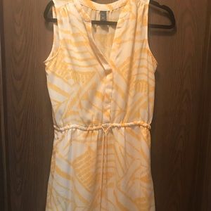 Yellow sundress with tie waist GAP medium